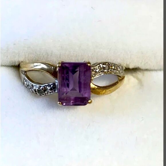 VTG 10K Yellow Gold With Purple Amethyst Ring Size 6.5